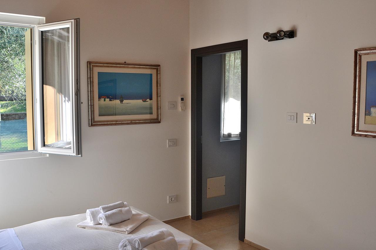 South Apartment With Pool Torri Del Benaco Ngoại thất bức ảnh